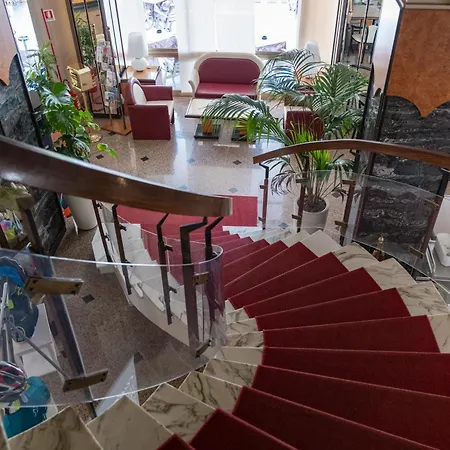 Hotel Capitol