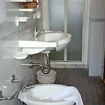 Отель Capitol 3*